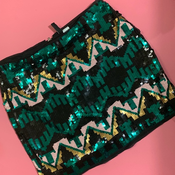 H&M Dresses & Skirts - H&M Divided Sequins Skirt